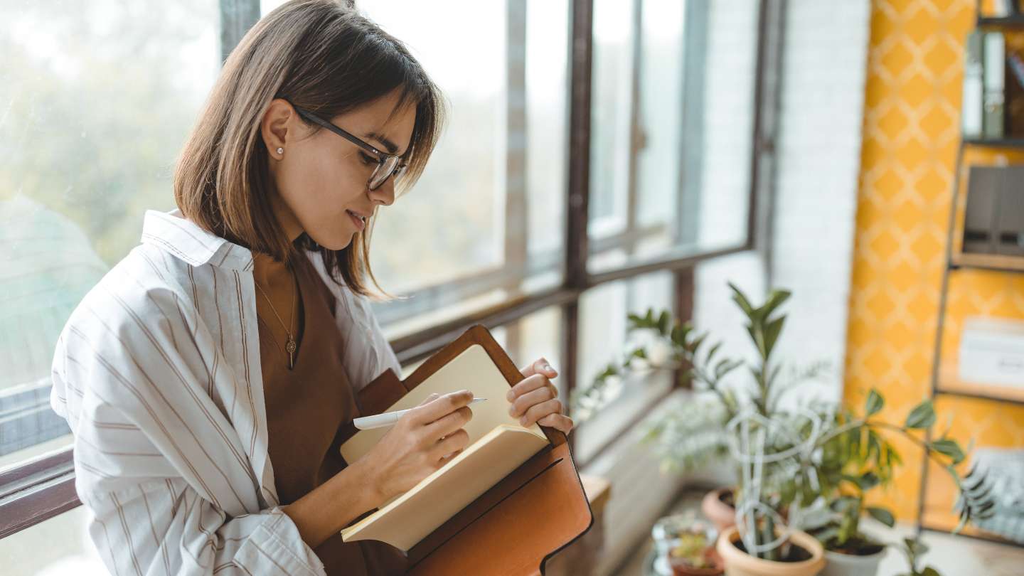 How to Become a Certified Journaling Facilitator and Transform Lives Through Writing